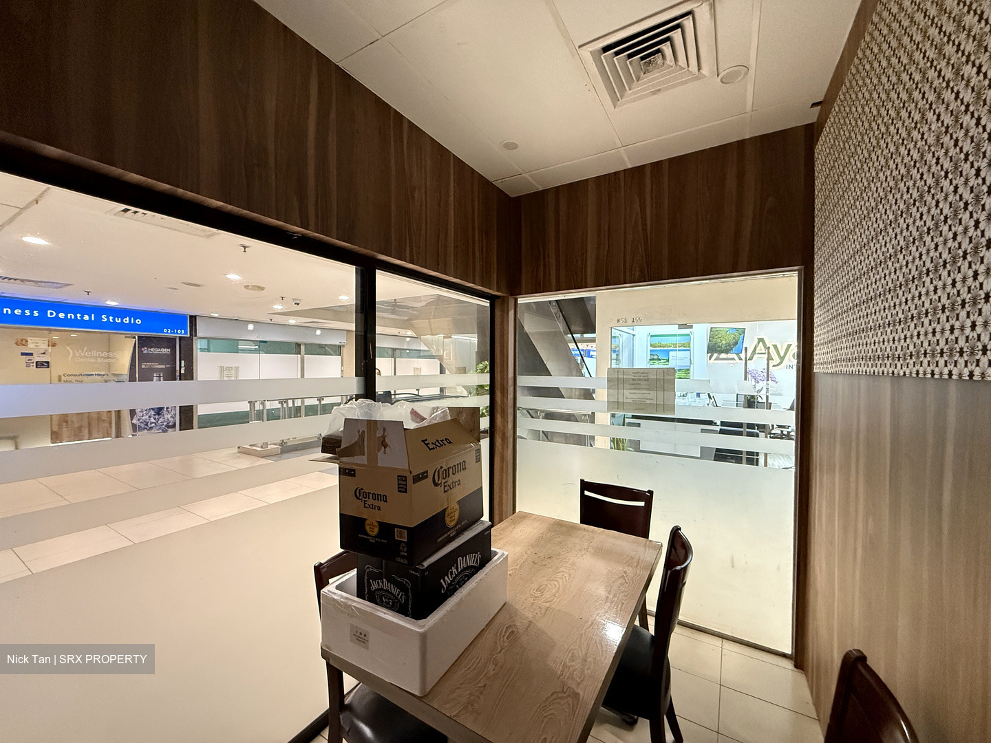 Lucky Plaza (D9), Retail #554451891